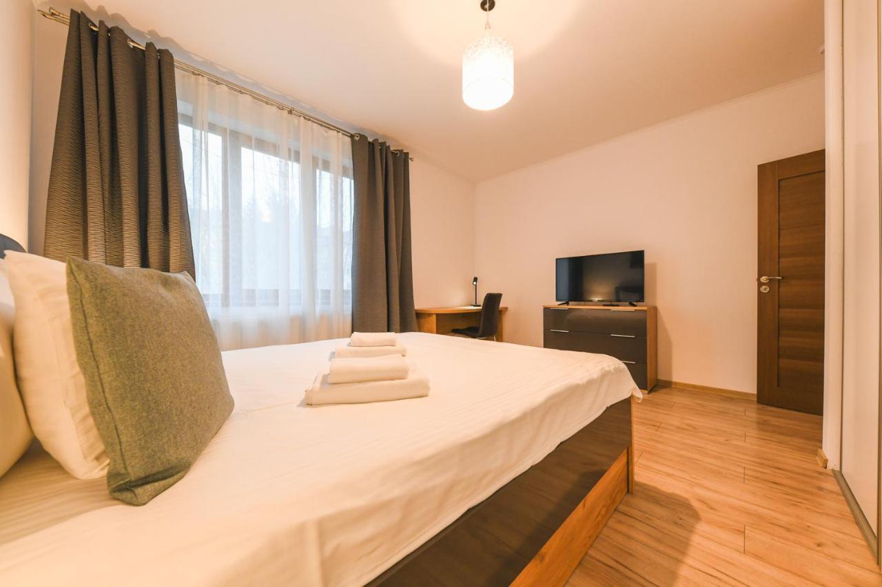 Spacious And Quiet 2 Bedroom Apartment Клуж-Напока Екстериор снимка