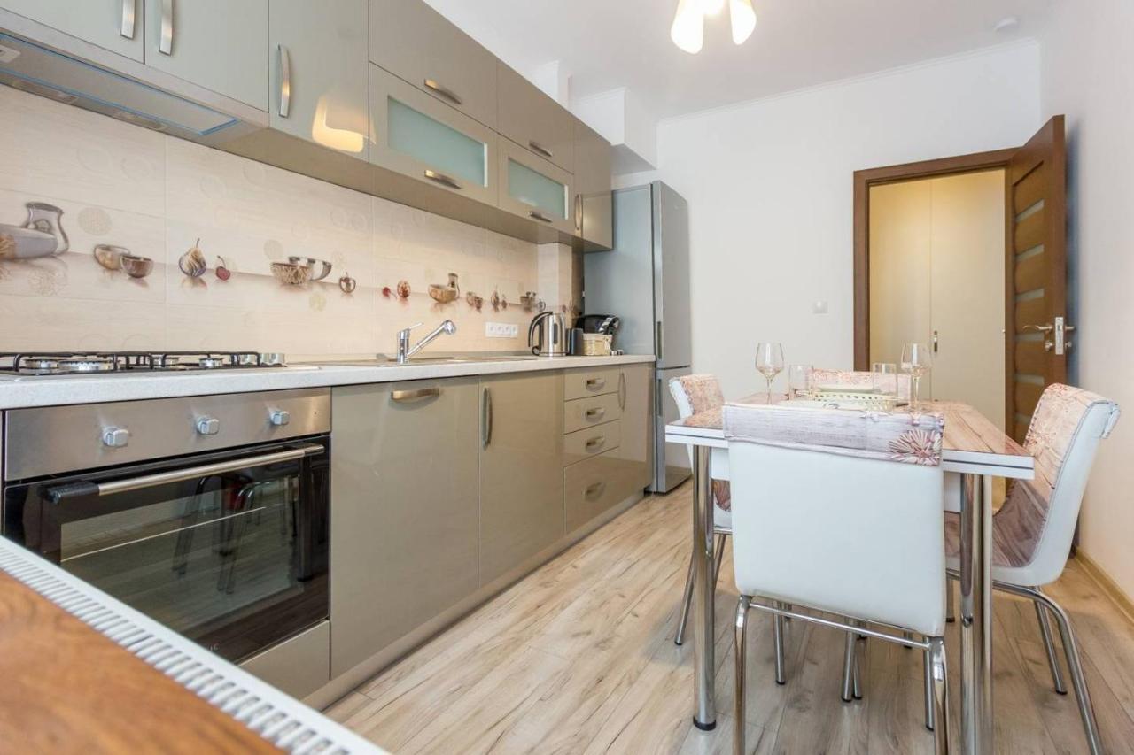 Spacious And Quiet 2 Bedroom Apartment Клуж-Напока Екстериор снимка